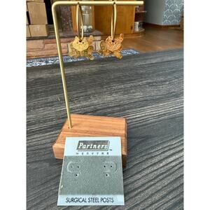 Vintage NWT Partners Mervyns Surgucal Steel Posts 3D Gold Cat Dangle Earrings